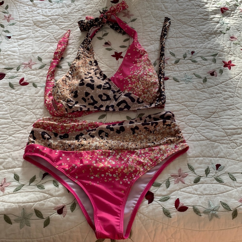 Brand new without tags CUTE suit